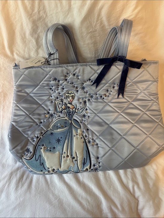 Vera Bradley Handbags - Vera Bradley X Disney Cinderella Vera Tote